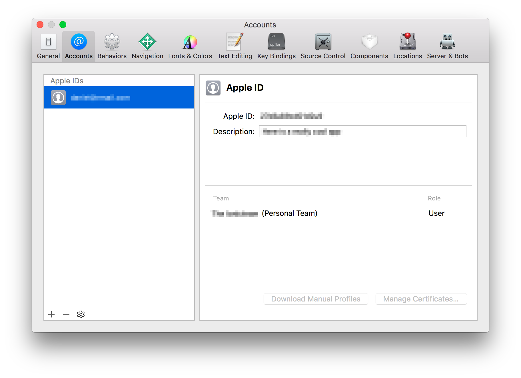 Xcode Preferences 中的 Accounts 部分，显示一个 Apple ID 和 Personal Team。